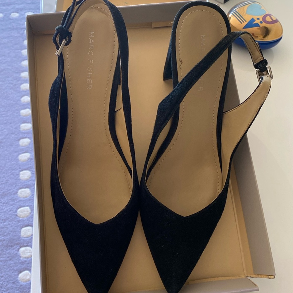 Marc Fisher Women's Catling Block Heel Slingback Pumps

Pump size 9M Black suede